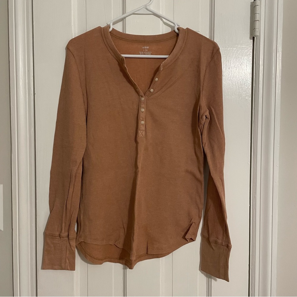 Large Aerie tan waffle top